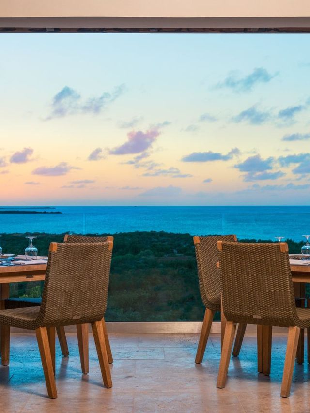 🌴✈️ South Caicos Stay: Top Hotel Pick! 🏖️🛏️