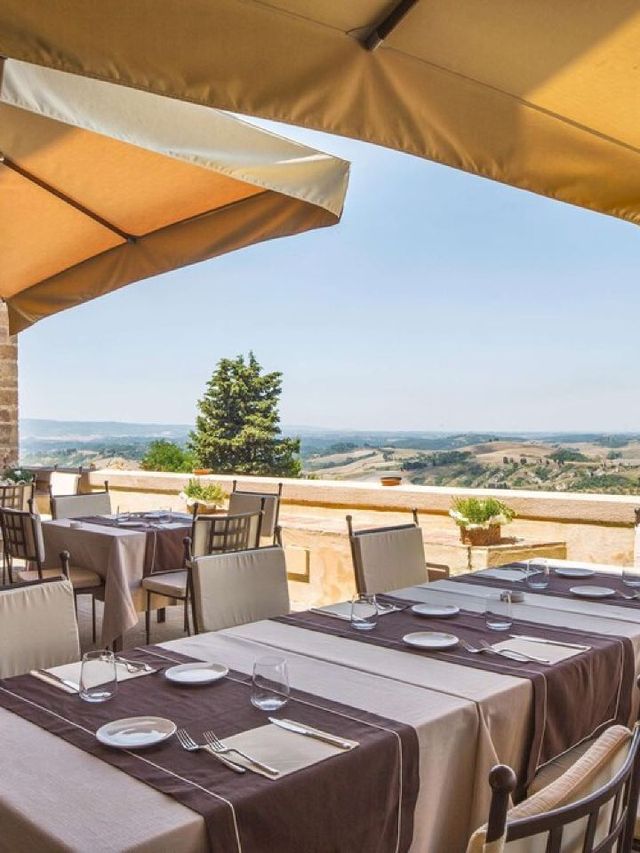 🌟✈️ Tuscany's Top Stays: Castelfalfi Charms! 🏰🍇