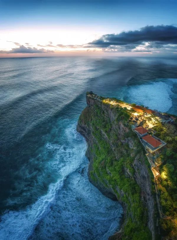 Discover the Hidden Gem of Uluwatu Temple in Bali