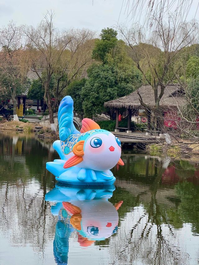 來東湖坐烏篷船！！才算是真正到紹興了！！