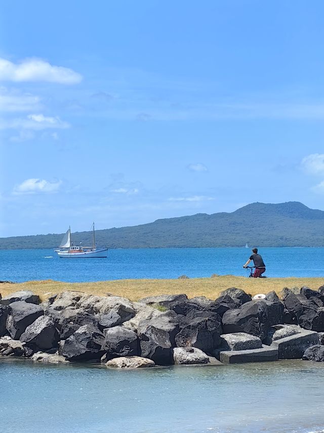 奧克蘭北岸Milford海灘迷人風光