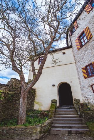 Explore Koblenz Marxburg | The only undestroyed medieval castle along the Rhine