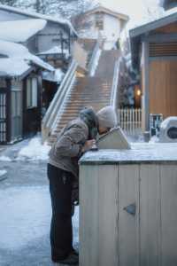 別再去北海道人擠人啦！這個溫泉小鎮太仙了