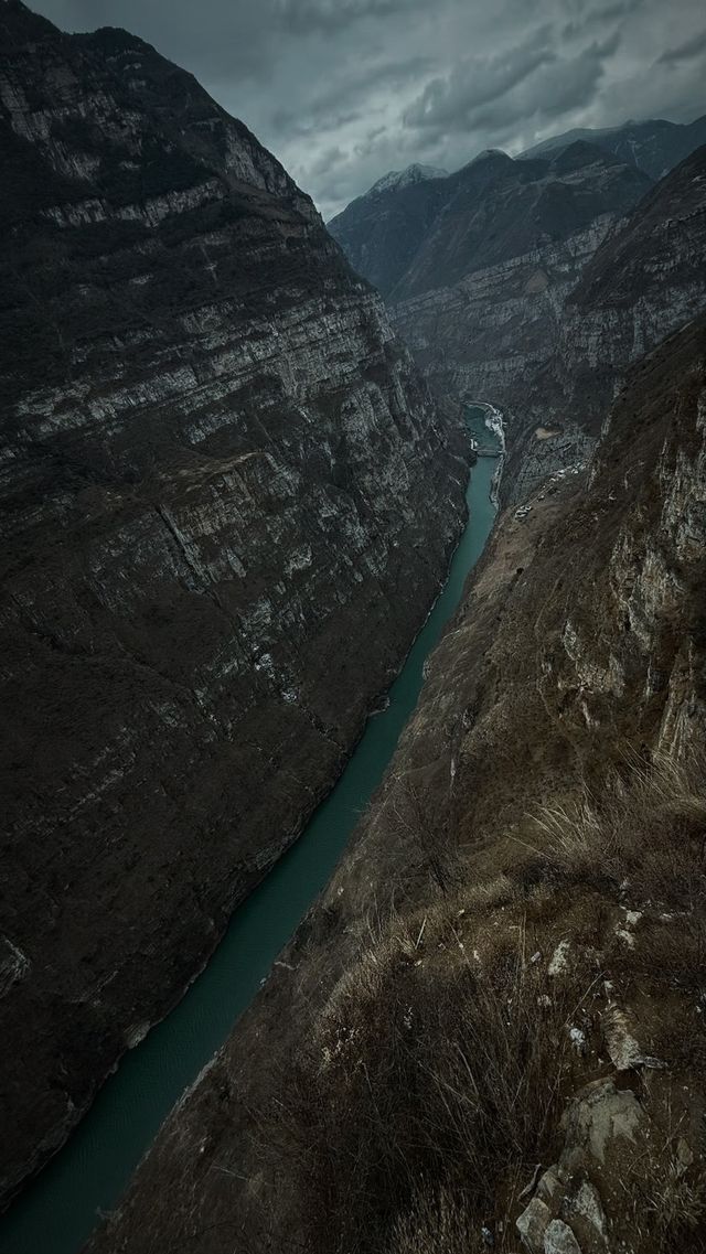 懸崖峭壁上的天空之城古路村