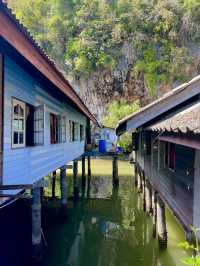Exploring the floating village!