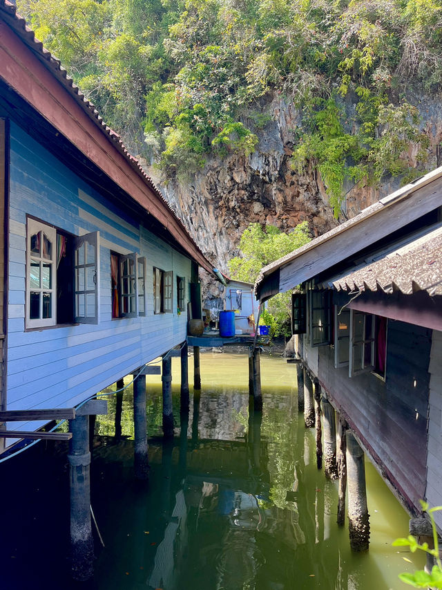 Exploring the floating village!