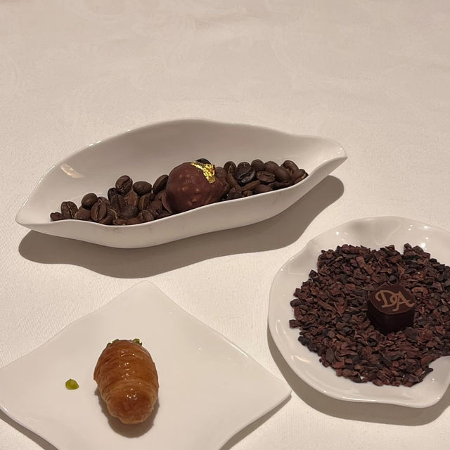 澳門美食攻略🇲🇴范思哲餐廳—當奧豐素1890｜米其林級服務與舌尖驚喜