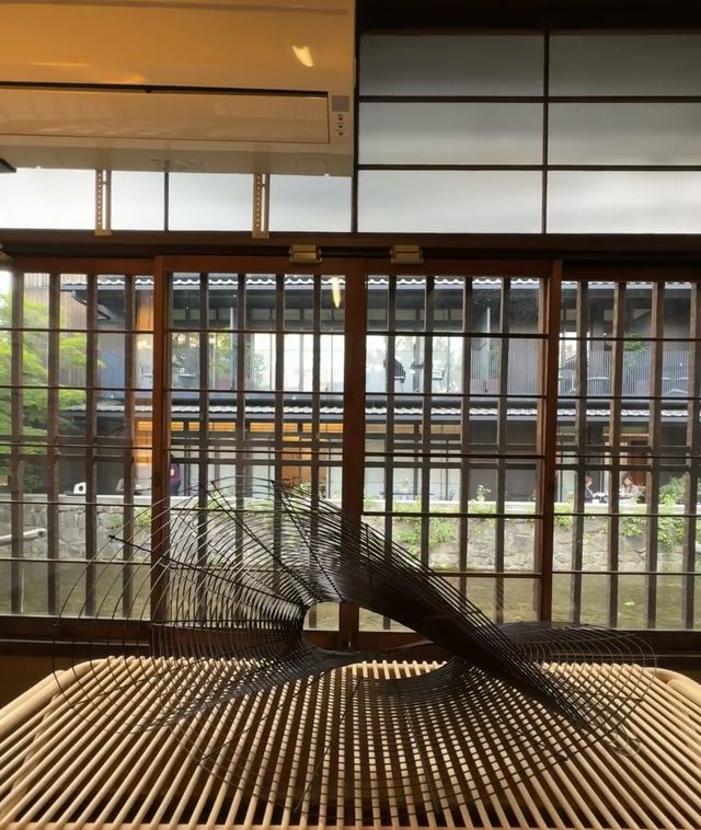 日本・150年歷史的傳統町屋中欣賞古董
