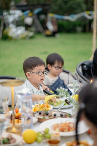 Just 1 hour from Chengdu, stay in a Chinese-style fairyland that "emits mist" with your kids