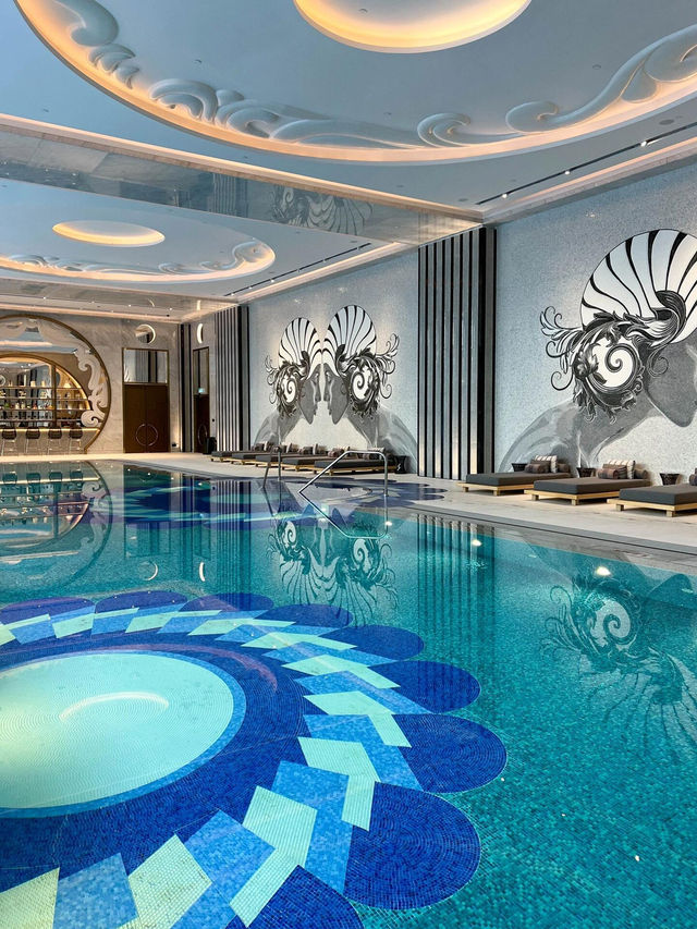 澳門最美室內泳池｜卡爾拉格斐酒店的時尚水境🏊‍♀️