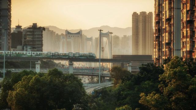 重慶呢座8D城市將浪漫同煙火氣玩到出神入化