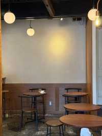🌧️东京雨天治愈系探店！人形町木质咖啡屋的美味暴击☕️