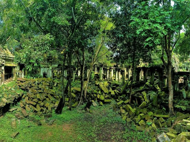Khmer Empire Ancient Royal Road Exploration Travel Guide