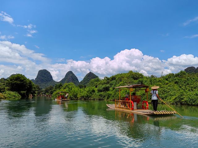 陽朔仙境暴走2日遊！如意峰+遇龍河神仙CP玩到爽！ 必去理由：喀斯特地貌天花板！人在畫中遊