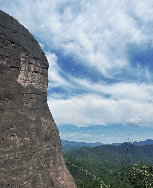 崀山一日遊 | 邂逅絕美丹霞地貌
各位，今次同大家分享一條超正嘅崀山一日遊路線！上午征服辣椒山同