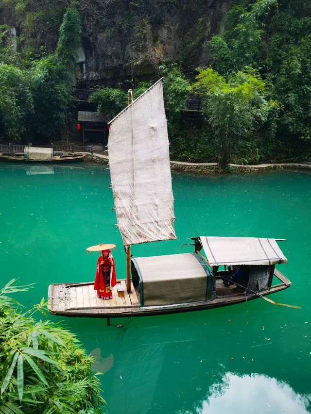 三峽仙境大揭秘！高峽平湖美翻天，偶遇猴哥太可愛啦！