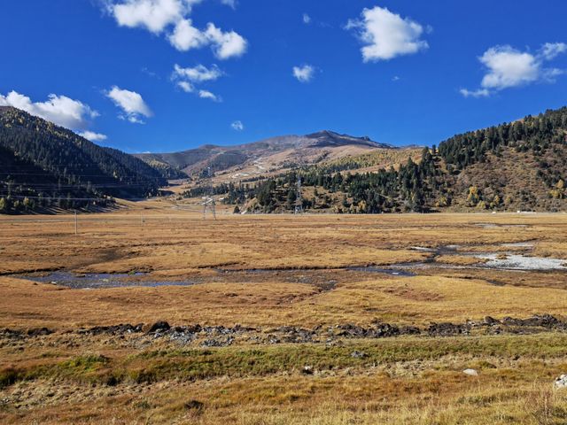 十月，在道孚至丹巴的路上，收集奇觀與色彩