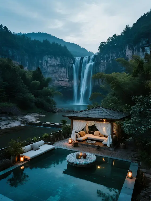 Checking in at Yanmen Pass with kids—the millennium-old stronghold from textbooks. Learning history is super fun here!