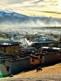 高原陽光下的理塘