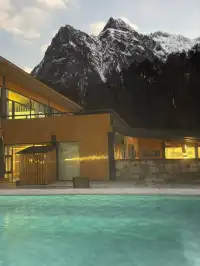 11月底，週末去海螺溝泡個溫泉