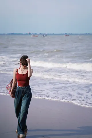 Haikou Guanhaitai Clock Tower｜Bring the sea breeze into your lens