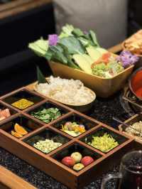 北京也能吃到現舂的！雲南野果酸湯火鍋，一口酸到景邁山