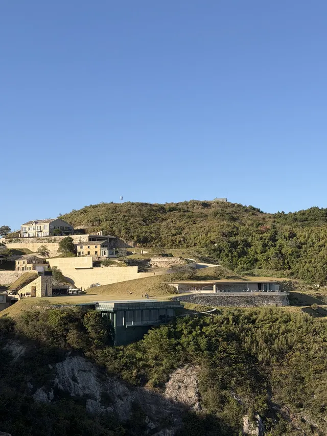 白天濟州島,晚上聖托里尼的神仙小鎮 白天濟州島,晚上聖托里尼的神仙小鎮