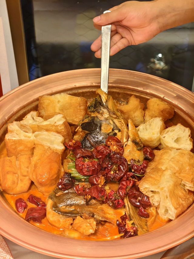 西岸看粉紅聖誕樹吃米其林級新京菜