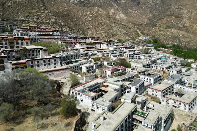 Debating Monastery Pilgrimage Guide｜Take You Into the Buddhist Pure Land Closest to Heaven