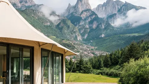 Hide away in a stone box and relax for three days, with mist and wildflowers keeping me company — traveler post in Gaolan