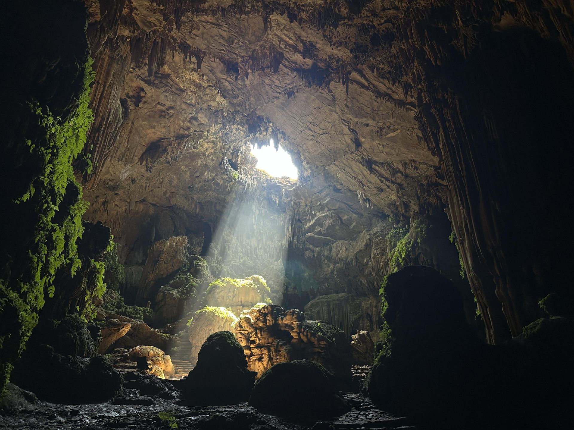 Anshun Lotus Ancient Cave | This adventure was totally worth it!