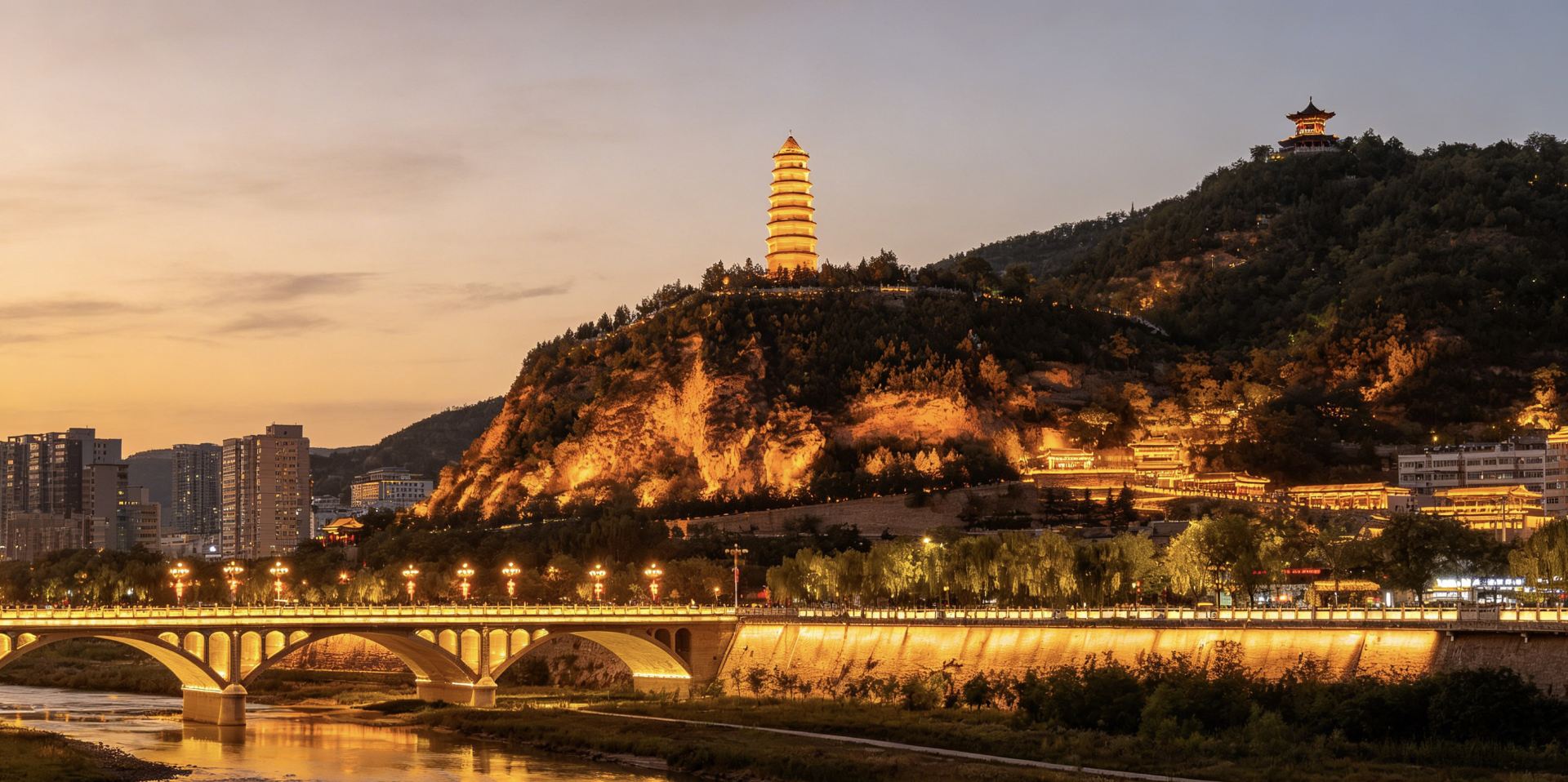 3-Day, 2-Night Red Tourism Guide to Yan'an! Everything You Need for Pagoda Hill and Hukou Waterfall
