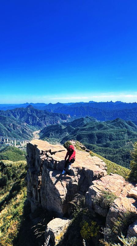 The ultimate autumn road trip guide to Zoumacao: A late autumn romance at the top of the Taihang Mountains