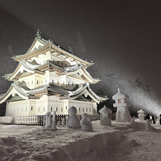 日本青森弘前城雪祭，一生一次的絕景