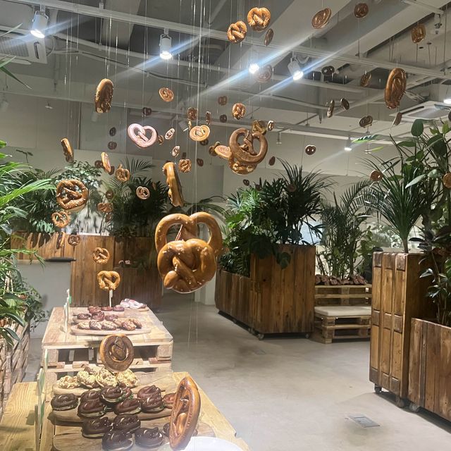 Themed cafe - Urban Plant