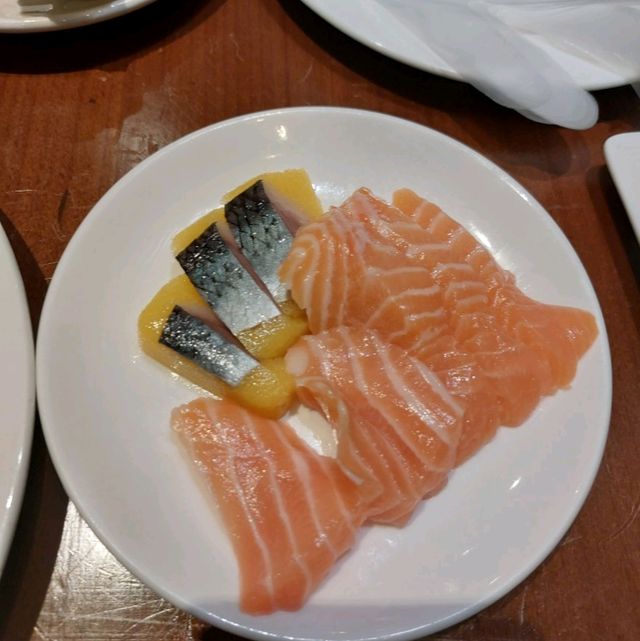 周末入住灣景國際酒店  職員有禮自助餐選擇頗多