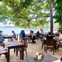 ที่พักสุดโรแมนติค บนหาดไร่เลย์