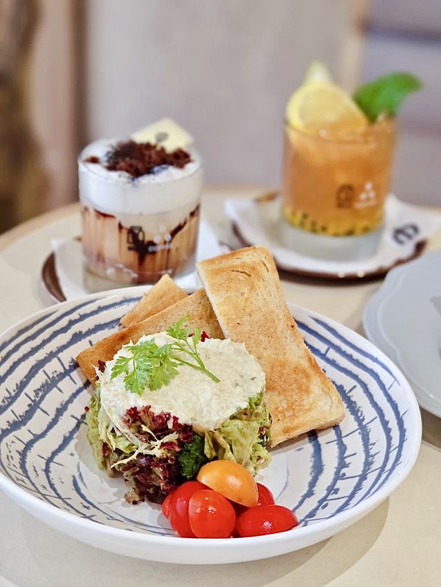 山頂 Cafe 嘆人氣疏乎厘 山頂 Cafe 嘆人氣疏乎厘