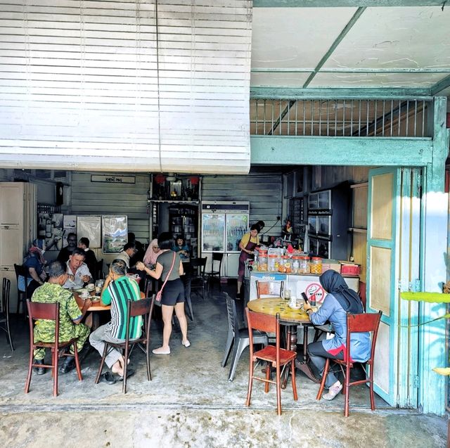 A hidden old-school kopitiam in Muar