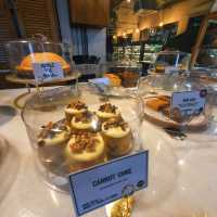 "Sunrise Delights: Brunch Extravaganza at Kenny Hills Bakers"