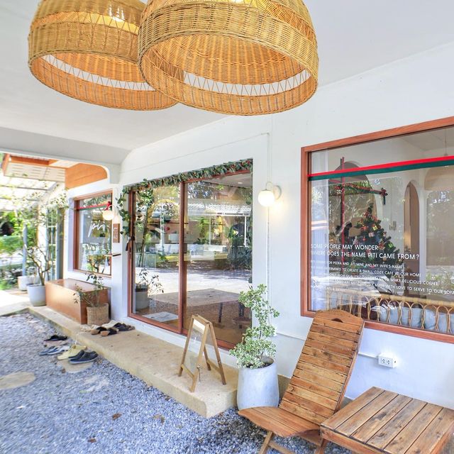  Piti home cafe & eatery