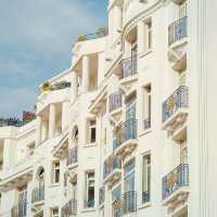 Luxury 5 star Hotel in Cannes with sea views