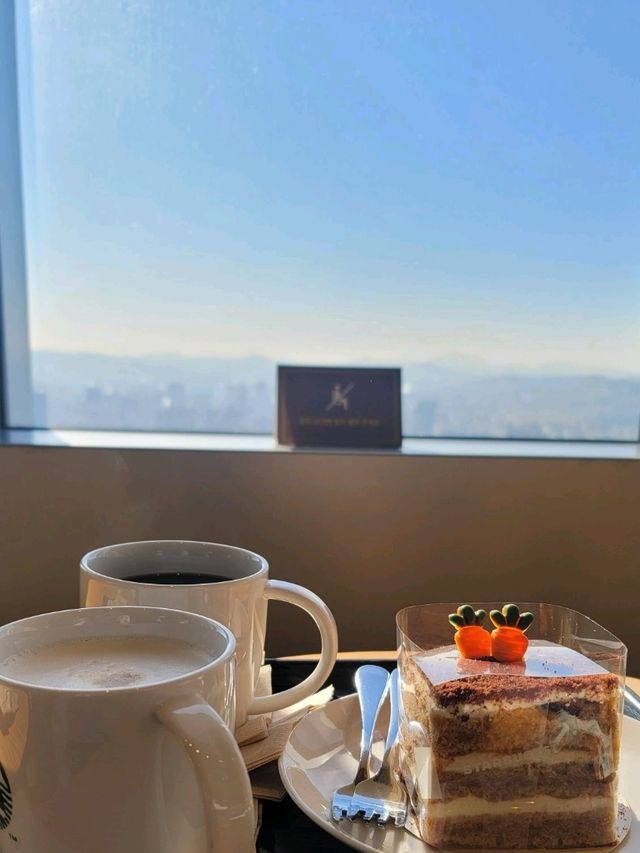 オノマホテルビル内の高層スタバ。