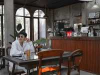 Vanvela Cafe’ & Space คาเฟ่สไตล์ Loft ปูนเปลือย