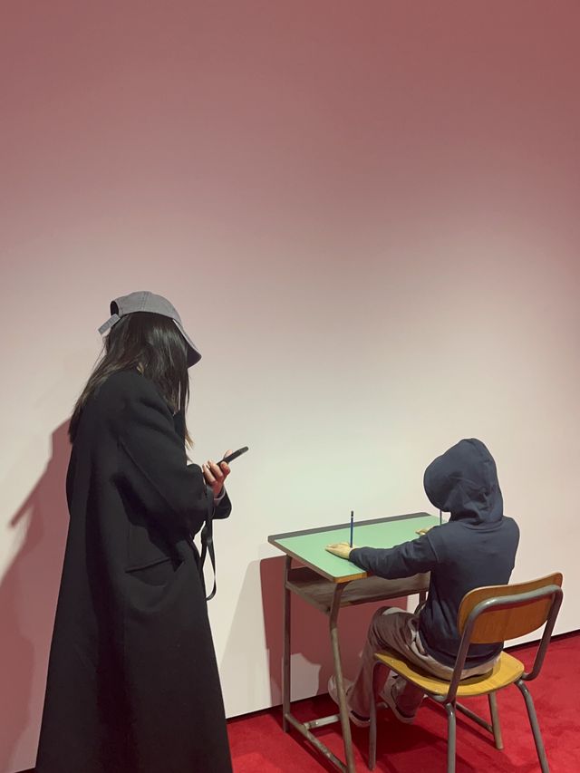 무료 실내데이트 코스, 리움 미술관 마우리치오 카텔란 전시회 <WE>