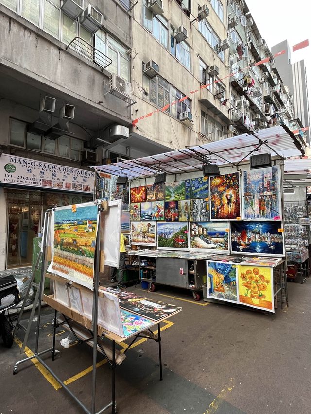 擁有香港平民夜總會之稱嘅廟街