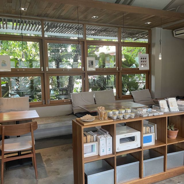 ชวนมาอาบแดดที่คาเฟ่ซันคิส