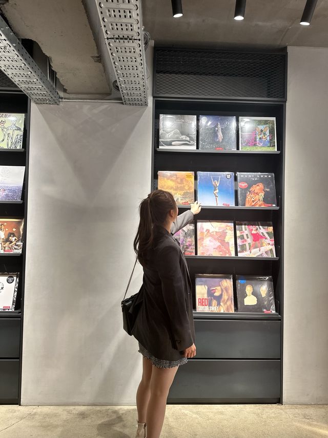 LP 감성 가득 느낄 수 있는 현대카드 바이닐앤플라스틱 🎵