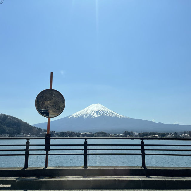 Heavenly beautiful lake with Mt Fuji view 