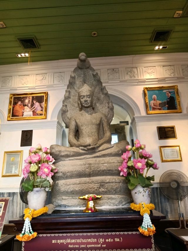 ชมพิพิธภัณฑ์พระประยูรภัณฑาคาร